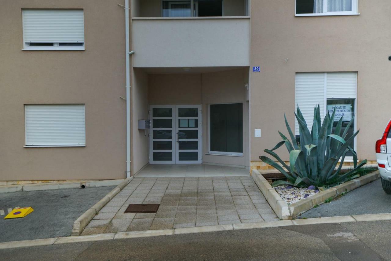 Apartman Reno Ζαντάρ Εξωτερικό φωτογραφία